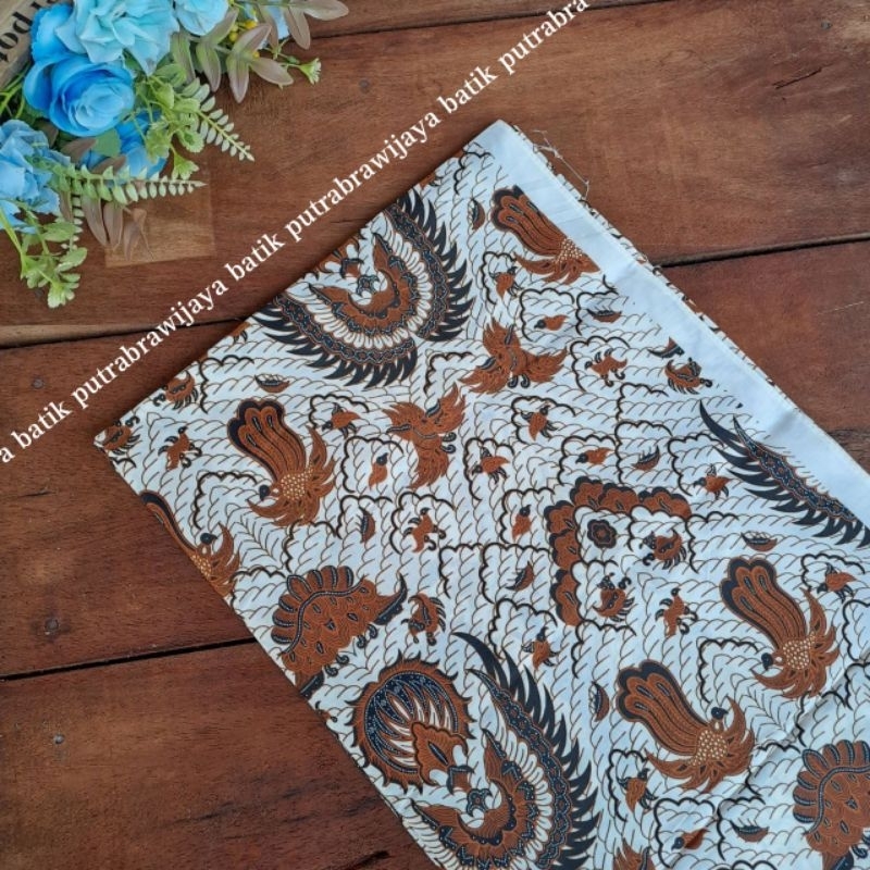 Kain batik motif hewan dasar hitam kain batik atasan batik kain batik printing kain batik pekalongan