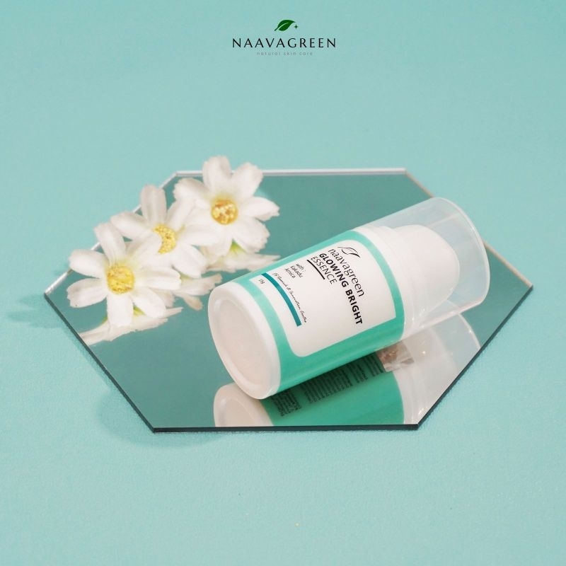 Naavagreen Glowing Bright Essence with kakadu