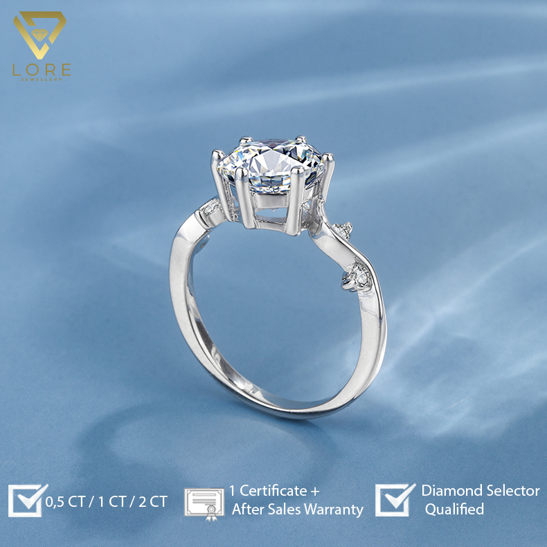 Lore Jewellery - Cincin Moissanite Lapis Emas 18K - Sweet Rue Simple Moissanite Ring 0.5/1.0/2.0 Carat [GRA Certificated and Sales Warranty]