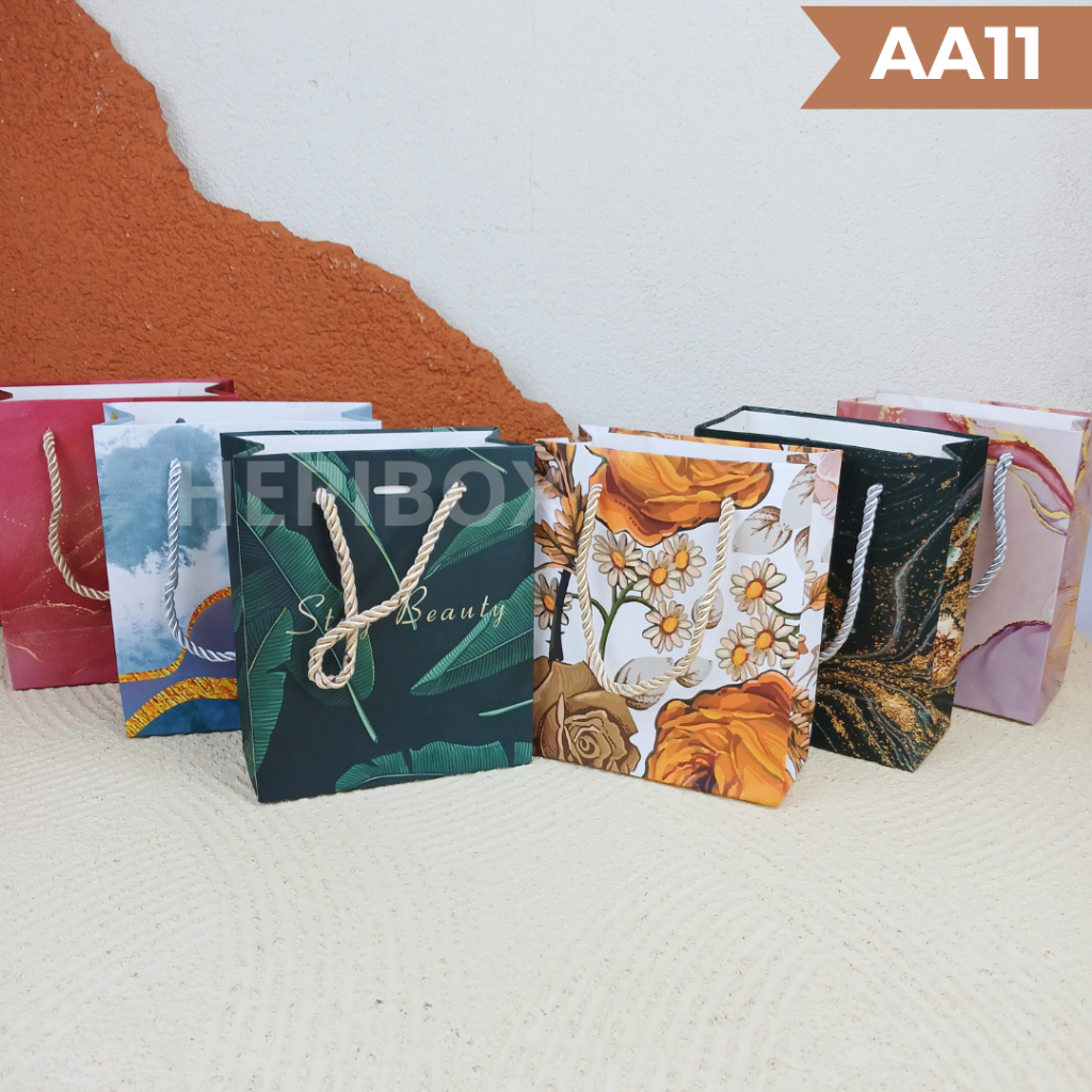 Paperbag Motif Tebal Ukuran Kecil / Tas Tenteng Kado / Gift Bag / Shopping Bag / Tas Kertas Kado Tebal Murah | AA11 | 15 x 7 x 18 CM