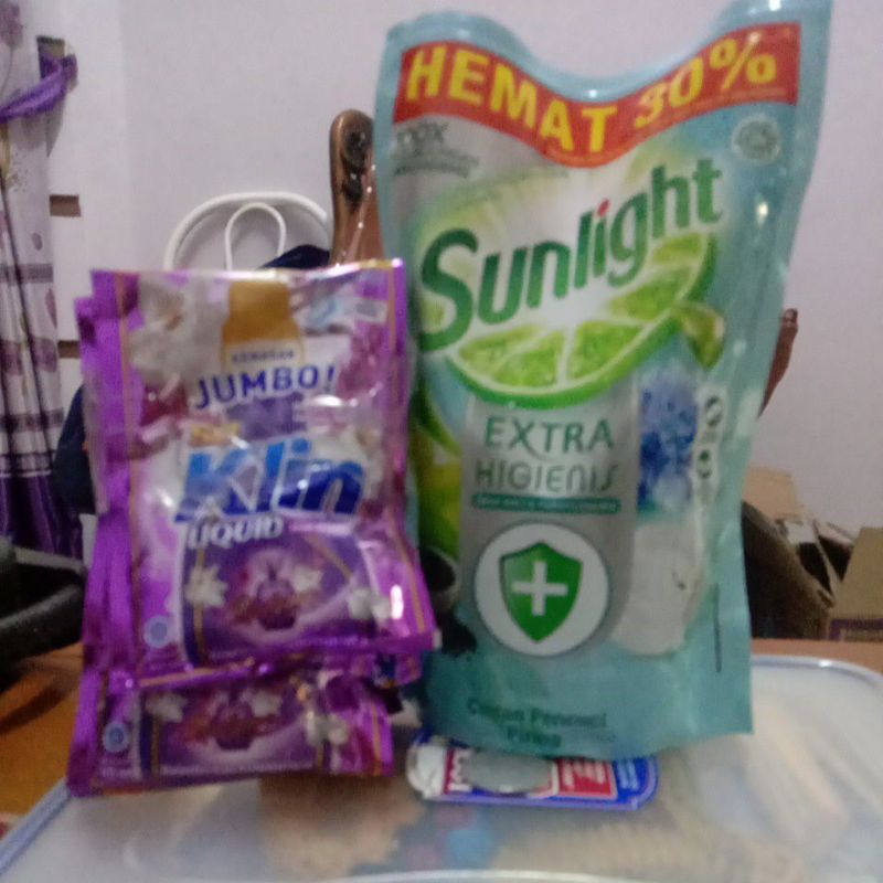 SUNLIGHT 650 ml ( random) + soklin liquid 1renceng @ sachet