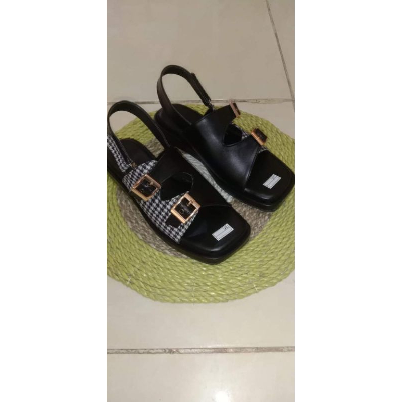 Sandal Wanita Vincci