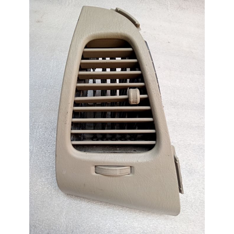 grill kisi AC include panel depan tengah Toyota Innova kiri 2012-2016 55686 0k 050 original