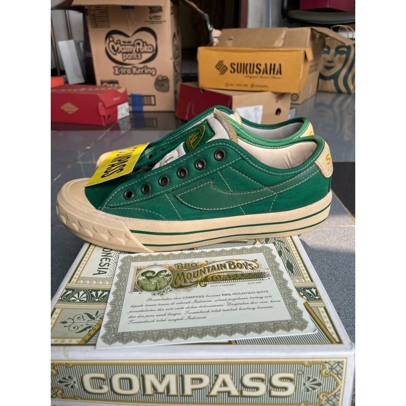 Compas x BBQ Mountain boys sepatu