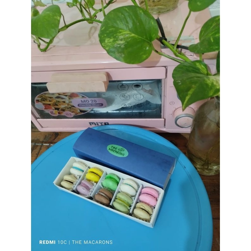 

mini macaroon isi 10pcs