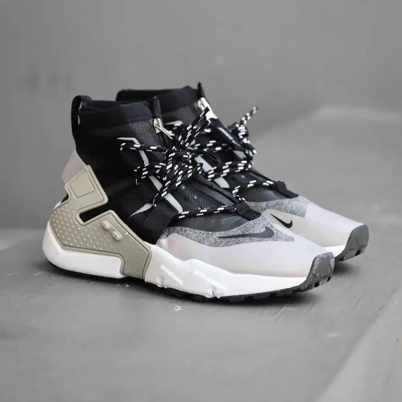 SEPATU SNEAKERS NlKE HUARACHE GRIPP GREY WOLF