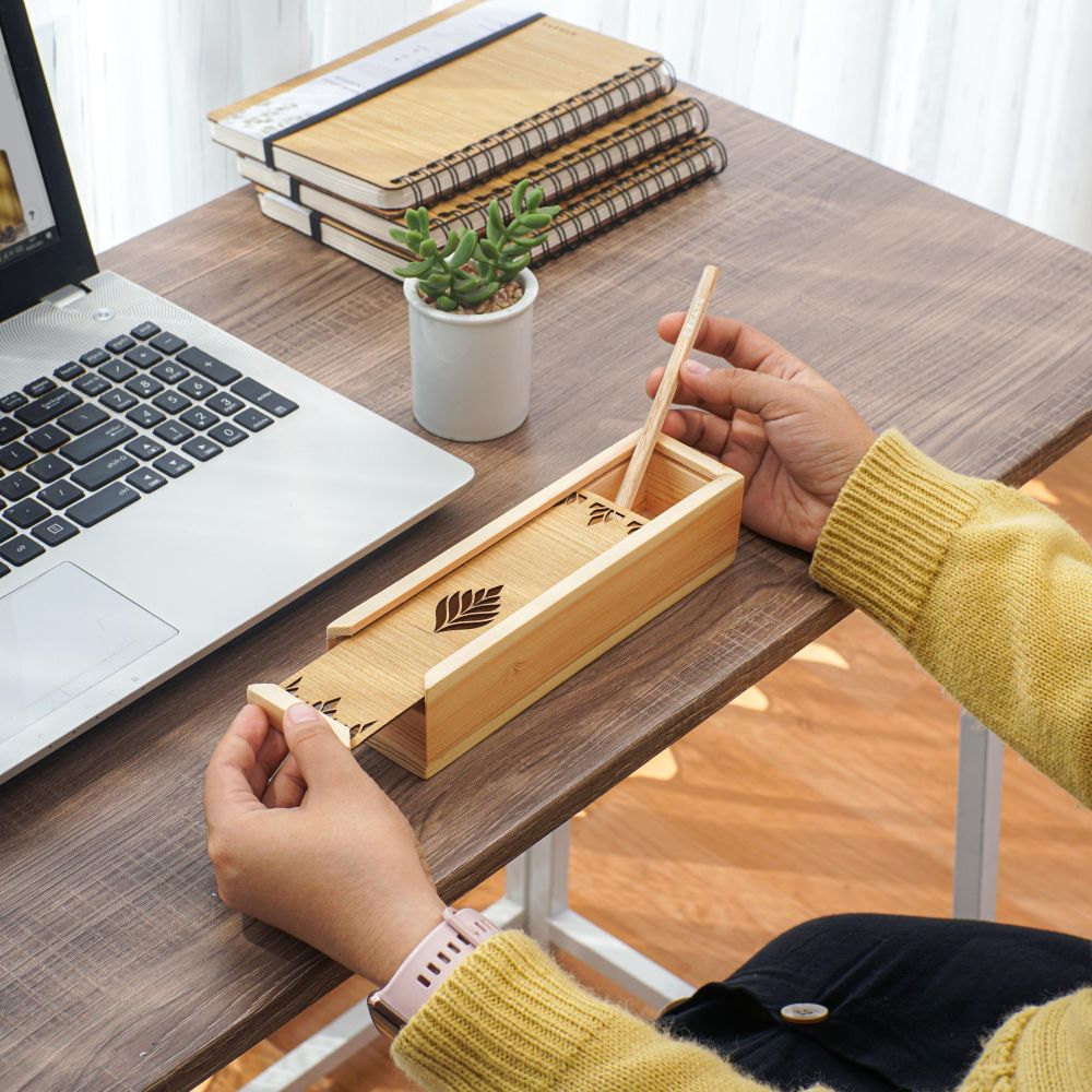 

DEKAYU INDONESIA Wooden Pencil Storage / Tempat Pensil