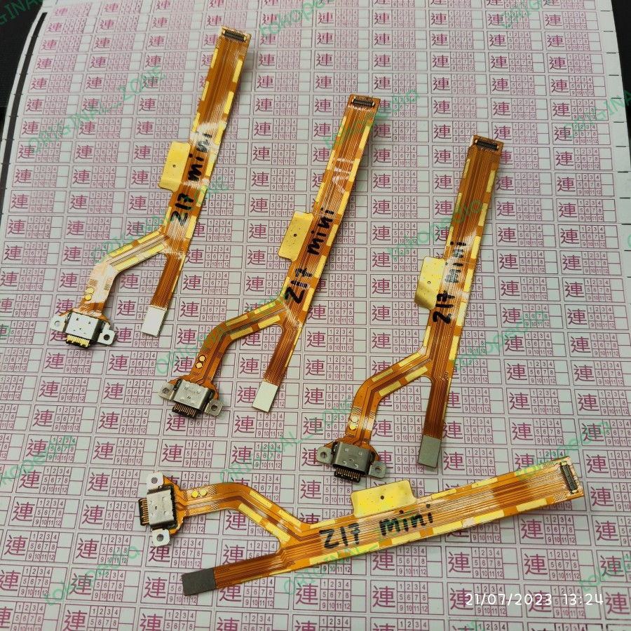 FLEXIBLE KONEKTOR CHARGER CAS / FLEKSIBEL BOARD ZTE Z17 MINI NX569J