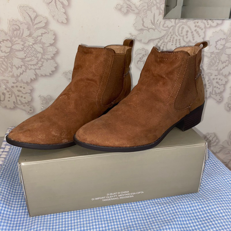 PRELOVED sepatu boots wanita merek american eagle