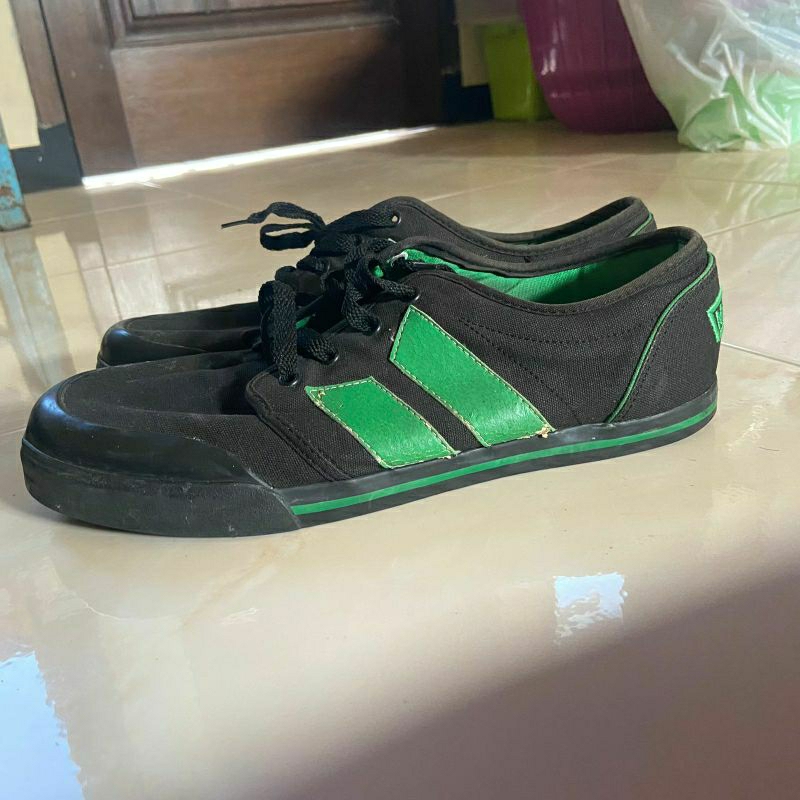 sepatu macbeth wallister black / Kelly green size 45 original second