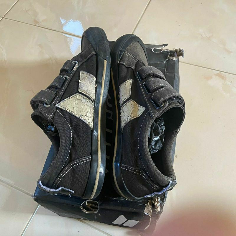 sepatu macbeth eliot black cement velcro original