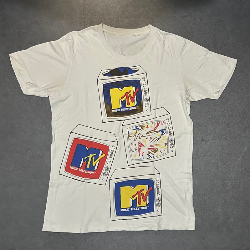 KAOS UNIQLO COLLAB MTV