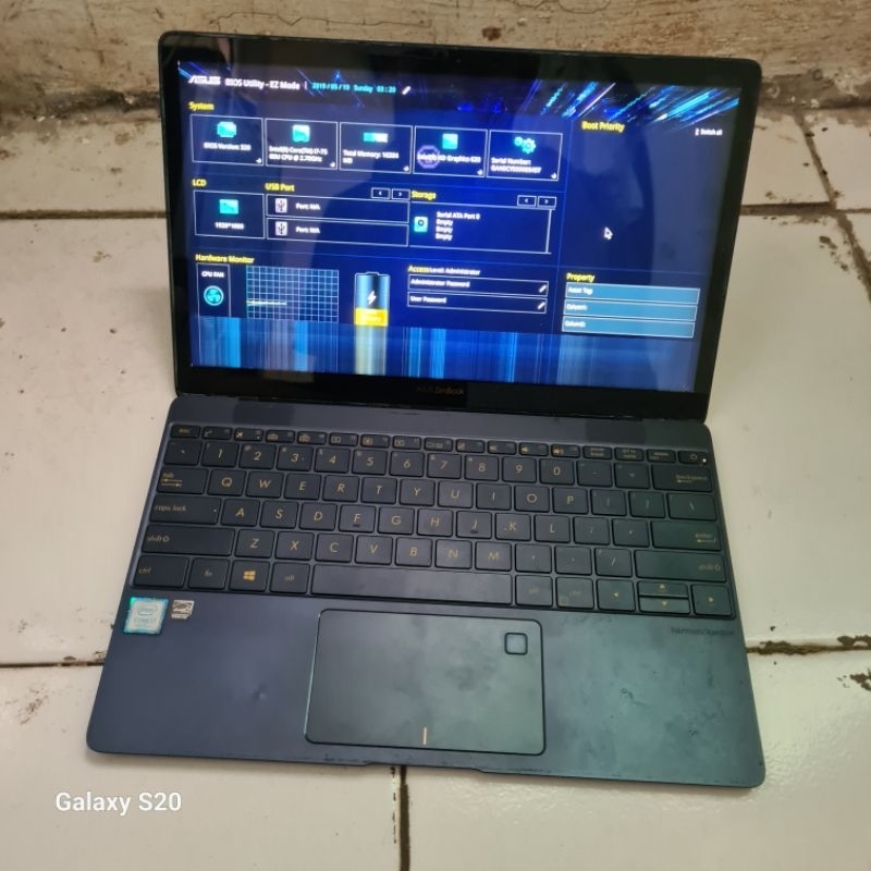Asus Zenbook UX390U i7 7550u Ram 16GB Minus lcd