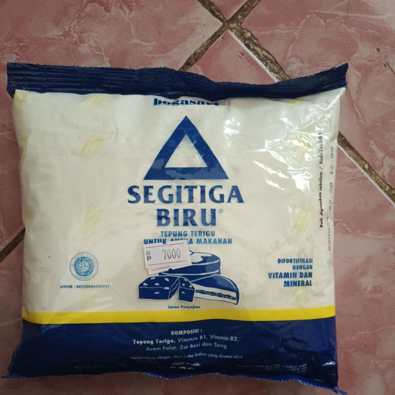 

tepung segitiga biru