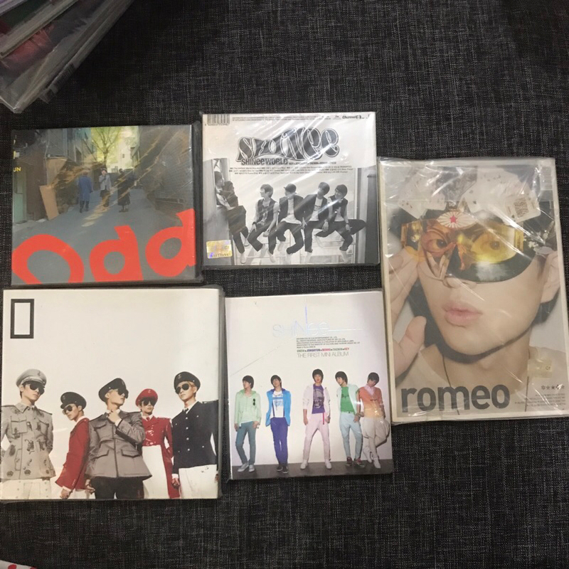 SHINee Album Korea / Odd / Juliette / Amigo / Everybody / Replay / Sherlock / Year of us / Lucifer /