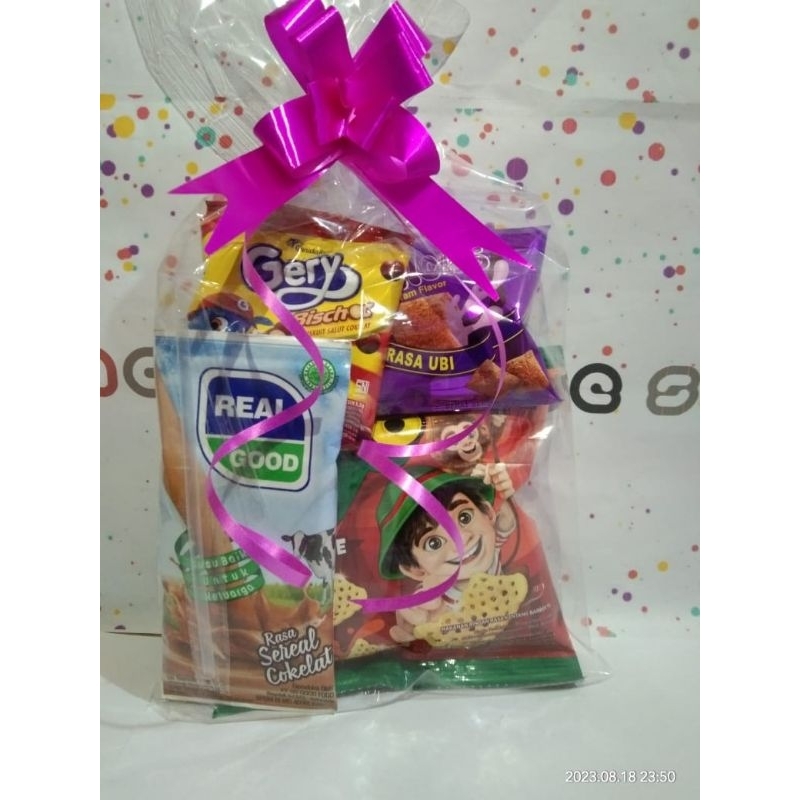 

Bingkisan Hampers Snack Semua Acara /ulang tahun/khitan/syukuran/bebagi dll