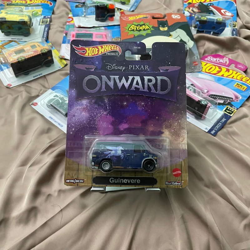 HOT WHEELS HOTWHEELS GUINEVERE DISNEY ONWARD