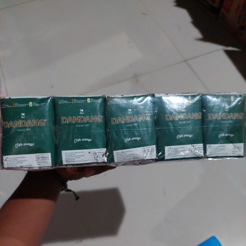 

TEH DANDANG SELECTION 1 SLOP ISI 10X40GR DANDANG HITAM HIJAU TUA