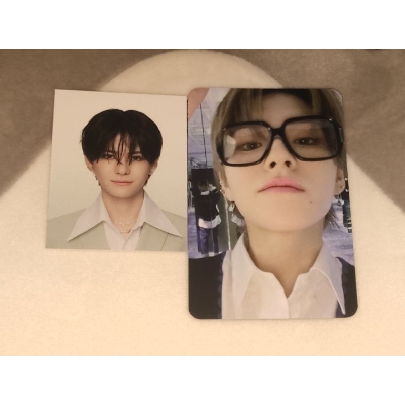 TREASURE YOSHI ACRYLIC PHOTOCARD MD HELLO