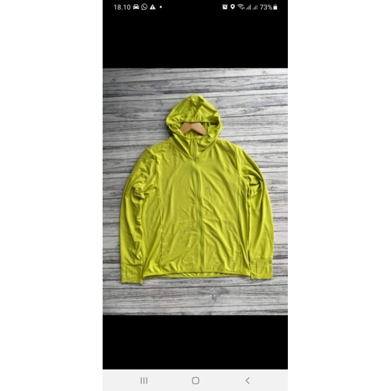 jaket uniqlo airsm