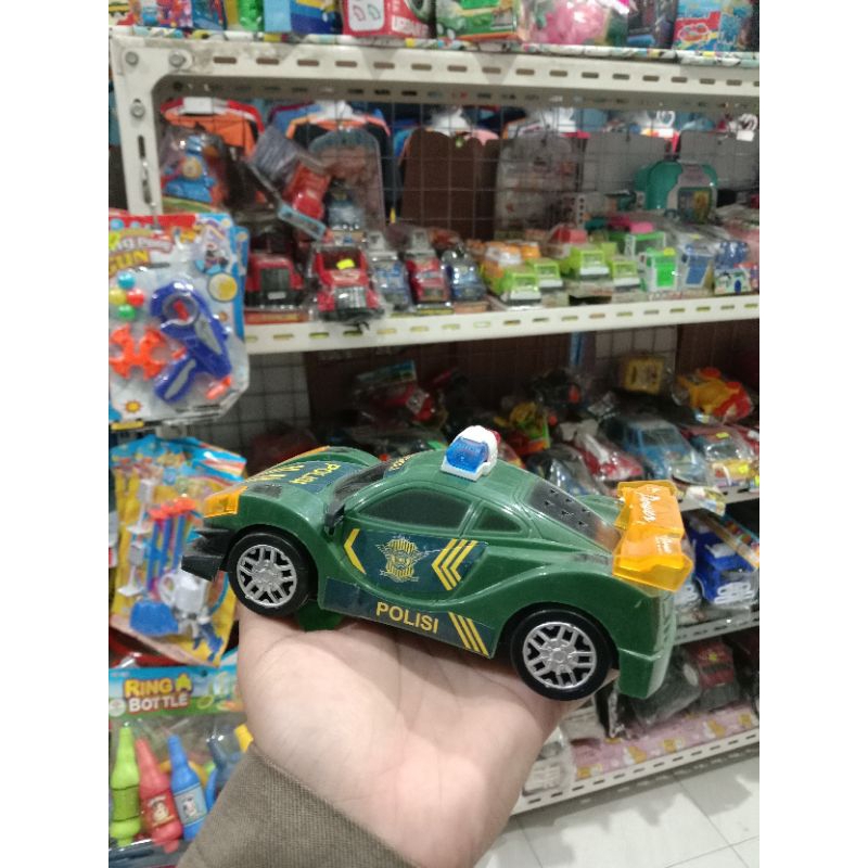 mainan mobil polisi batre