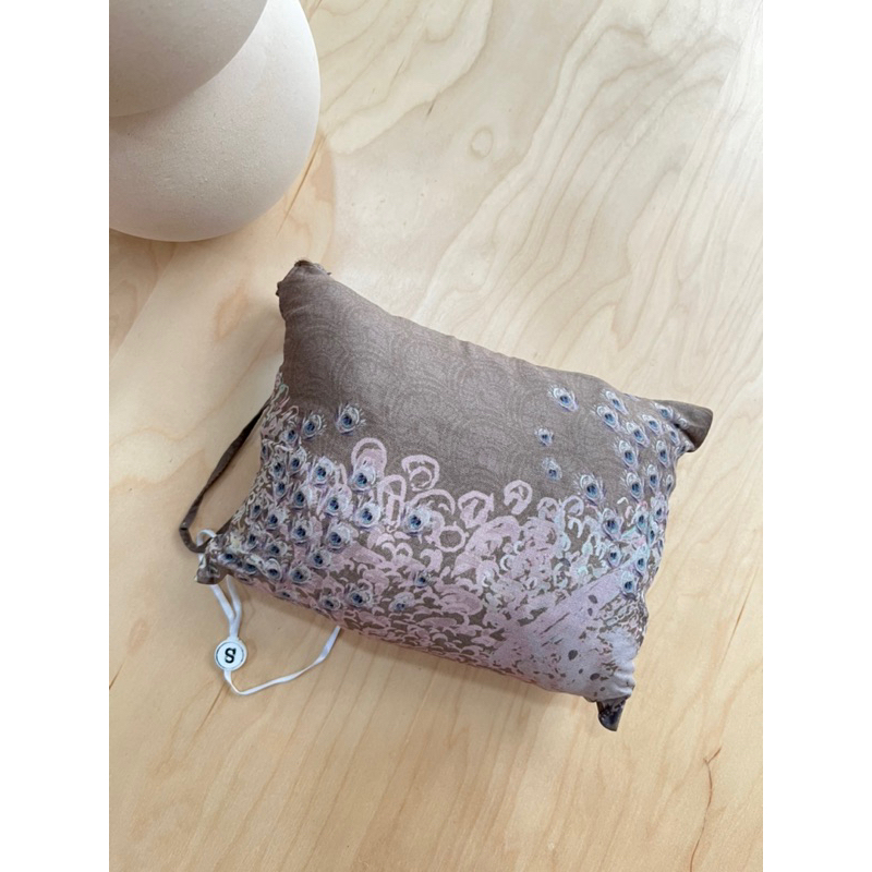 Buttonscarves Prayer Robe Ederra Brown