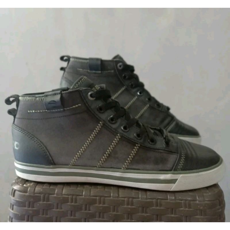 Sepatu Kasual Addas Mid x David Beckham Second - Size 42 2/3 (RARE  ITEM)