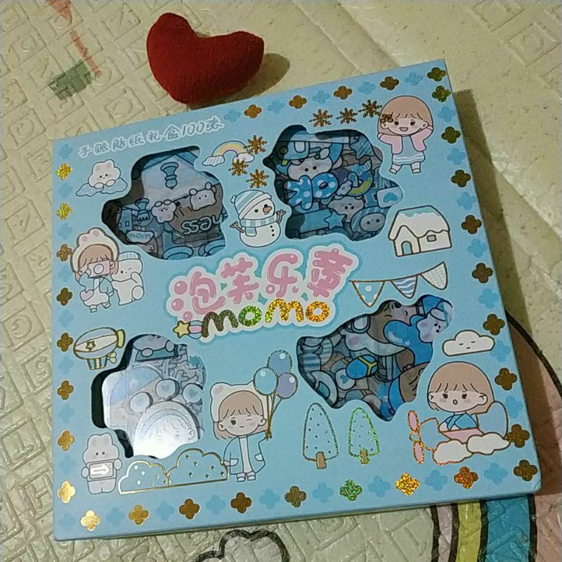 

Stiker momo viral