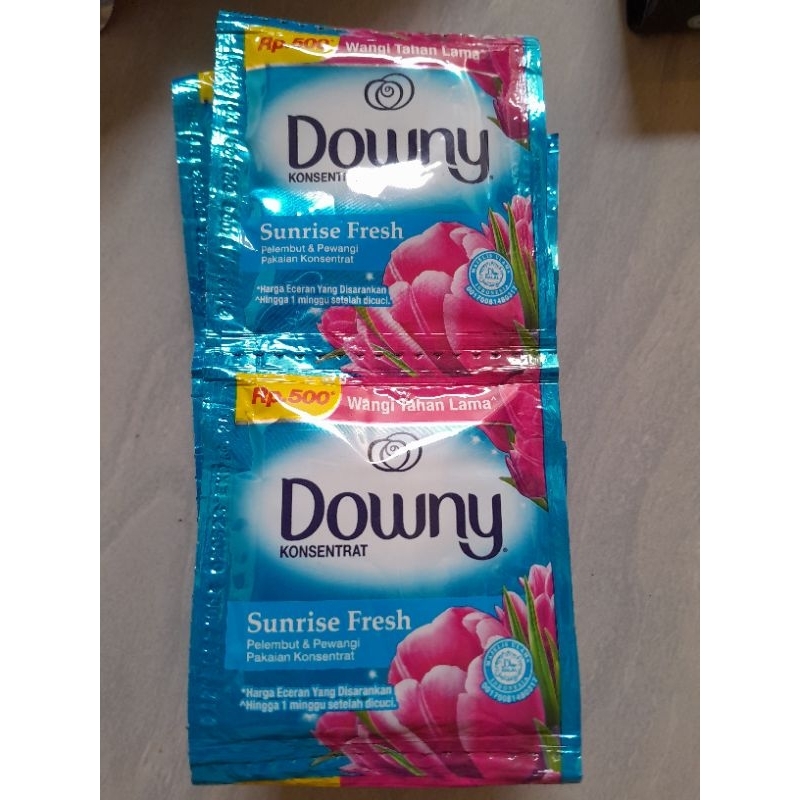 Downy pewangi pakaian kemasan sachet