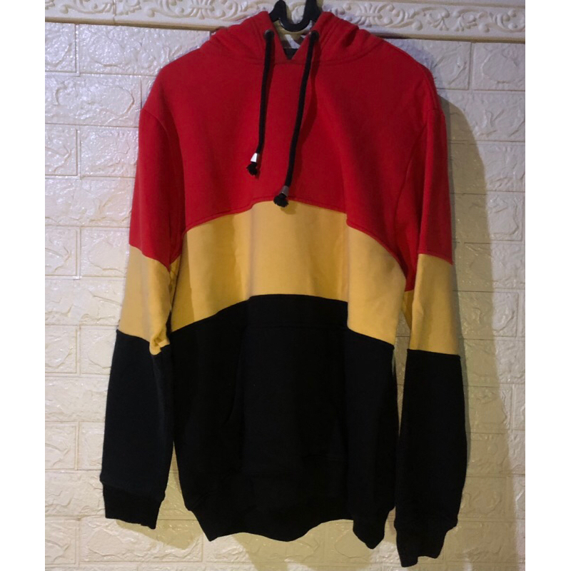 DIJUAL Jaket ORIGINAL Sweater Champion Ukuran M internasional - Second Bekas