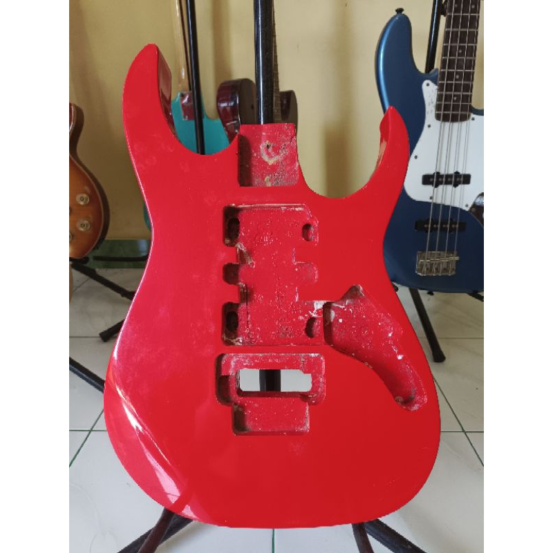 body ibanez l