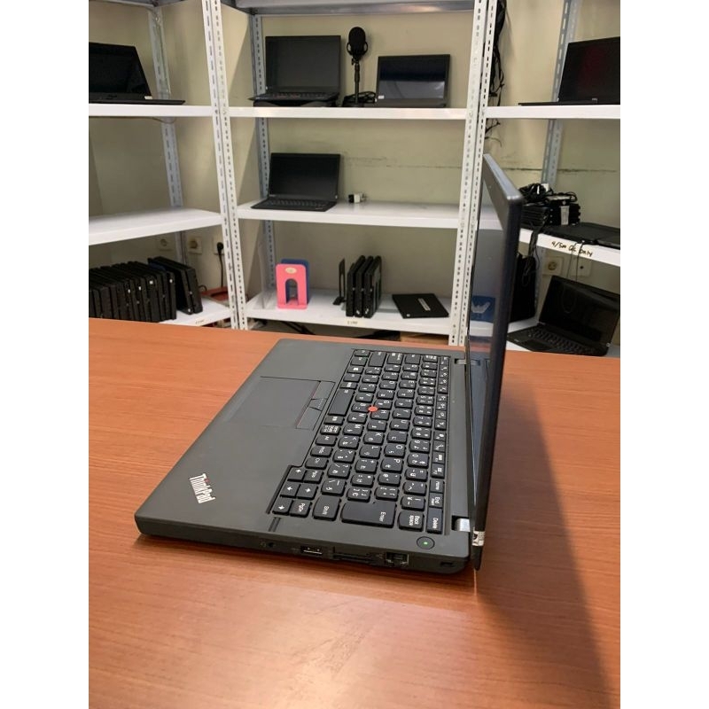 Lenovo thinkpad x260, core i5 gen 6, ram udah 16gb,SSD256gb,like,new