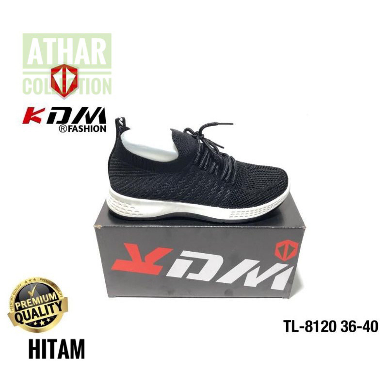 Sepatu Wanita Slip On Sneakers