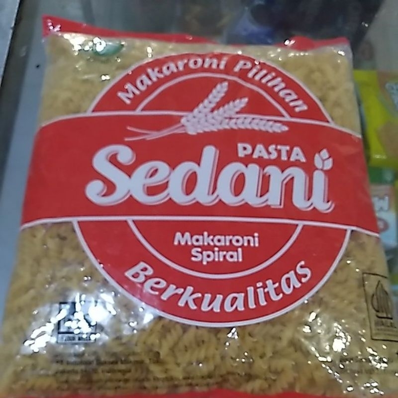 

makaroni pasta sedani spiral