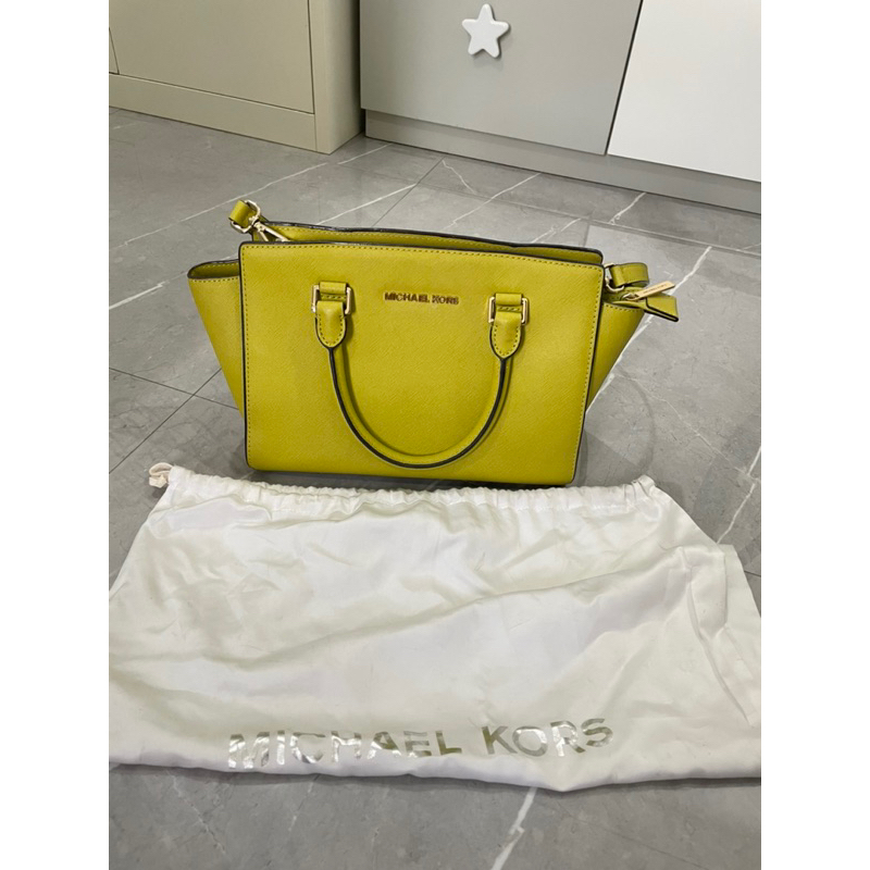 PRELOVED AUTHENTIC MK SELMA MEDIUM