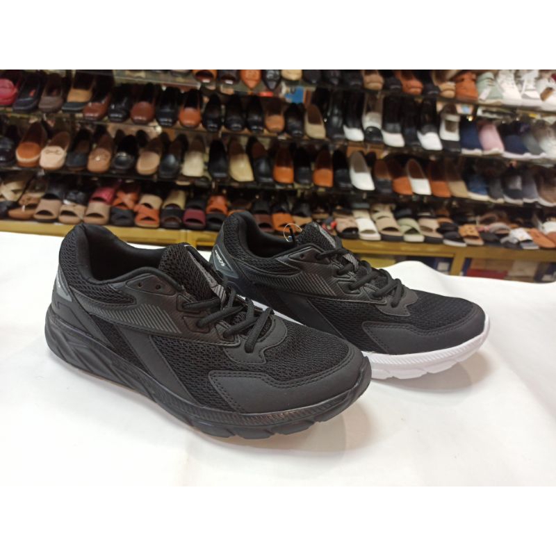 Sepatu Sekolah Spotec Walden/Calvin running shoes