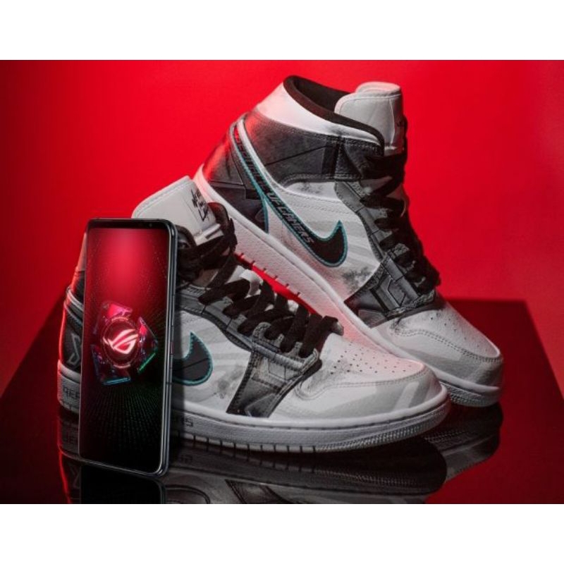 Nike Air Jordan 1 Mid Triple White