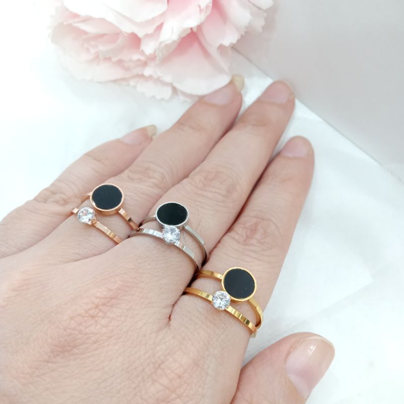 cincin titanium 1set=2pcs bulat mata hitam