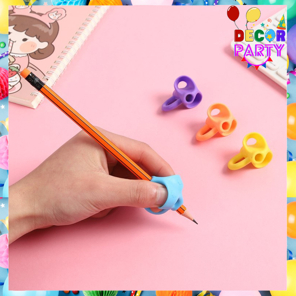

DP Alat Menulis Anak Tk Alat Bantuan Menulis Pencil Grip Alat Bantu Tulis Anak Belajar Menulis Latihan Menulis 3jari Silikon Pensil Pen Holder Anak Perangkat Koreksi Postur