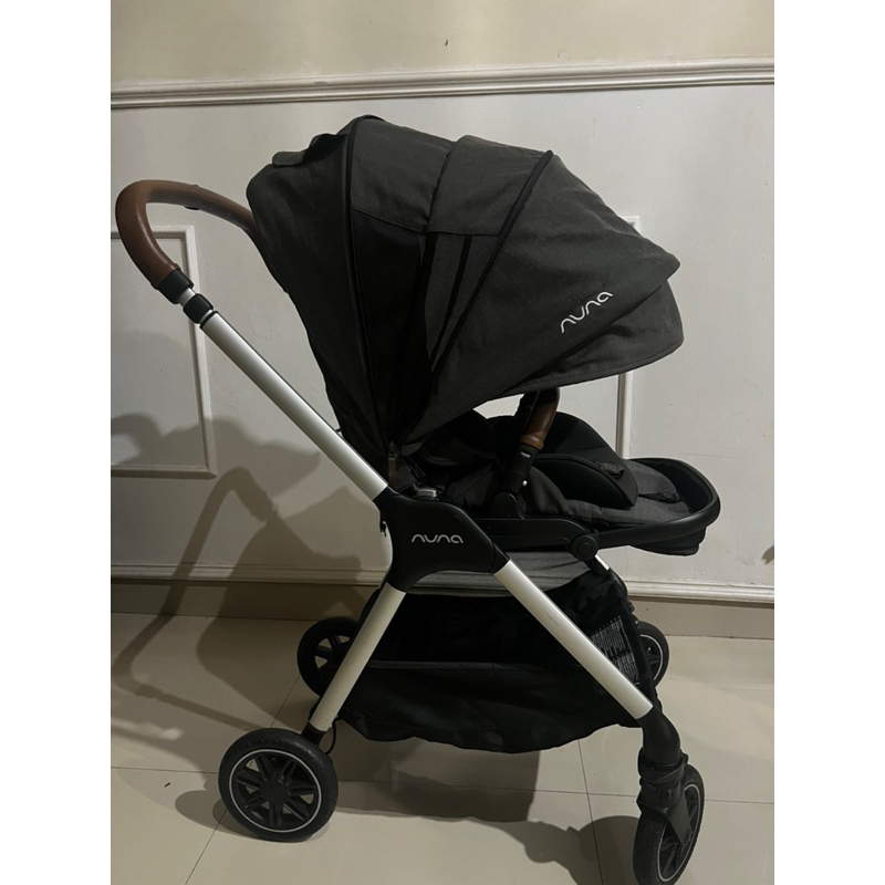 Preloved/Second Stroller Nuna Triv