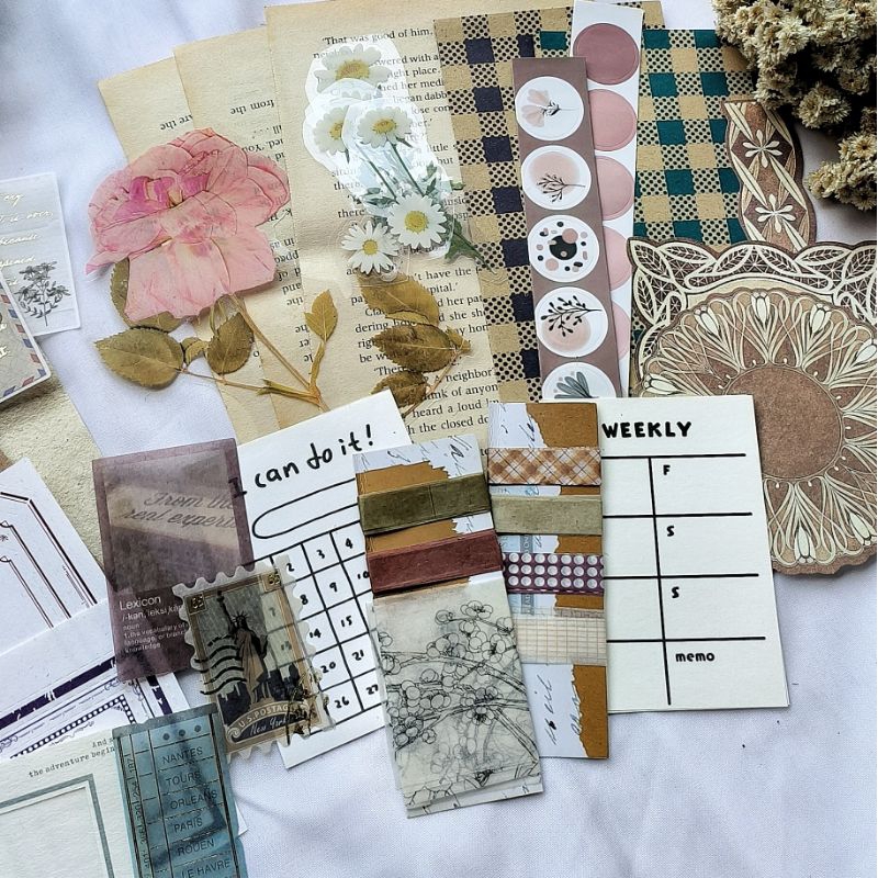 

70 pcs Maxi Journaling Kit Vintage Ephemeral