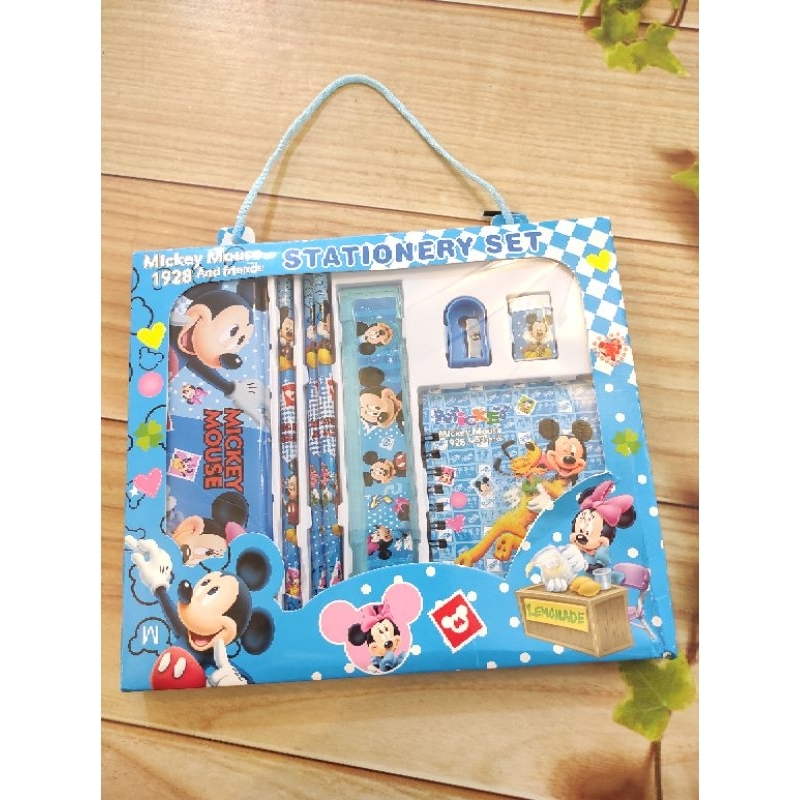

alat tulis set/alat tulis lengkap/alat tulis