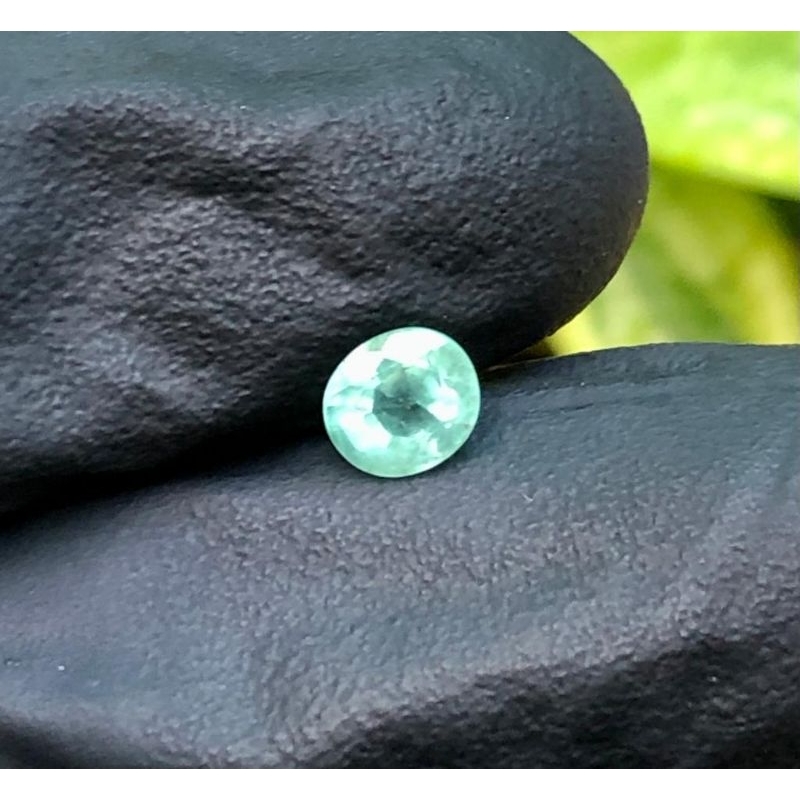 natural zamrud emerald jamrud india 0,61 ct memo KGL lab warna hijau botol cerah barang langka bukan