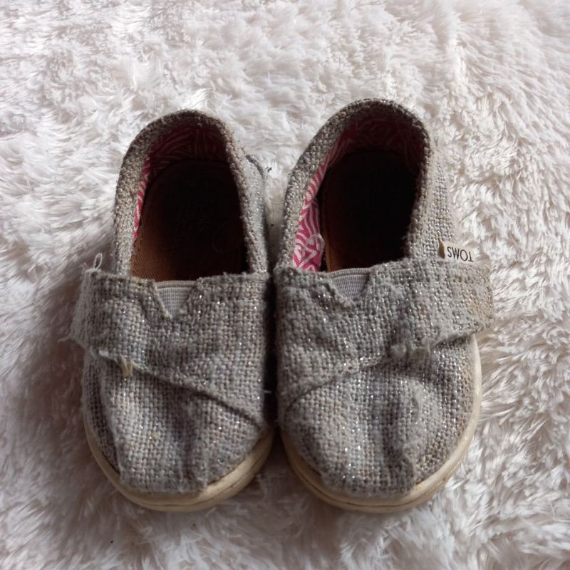Sepatu baby Toms