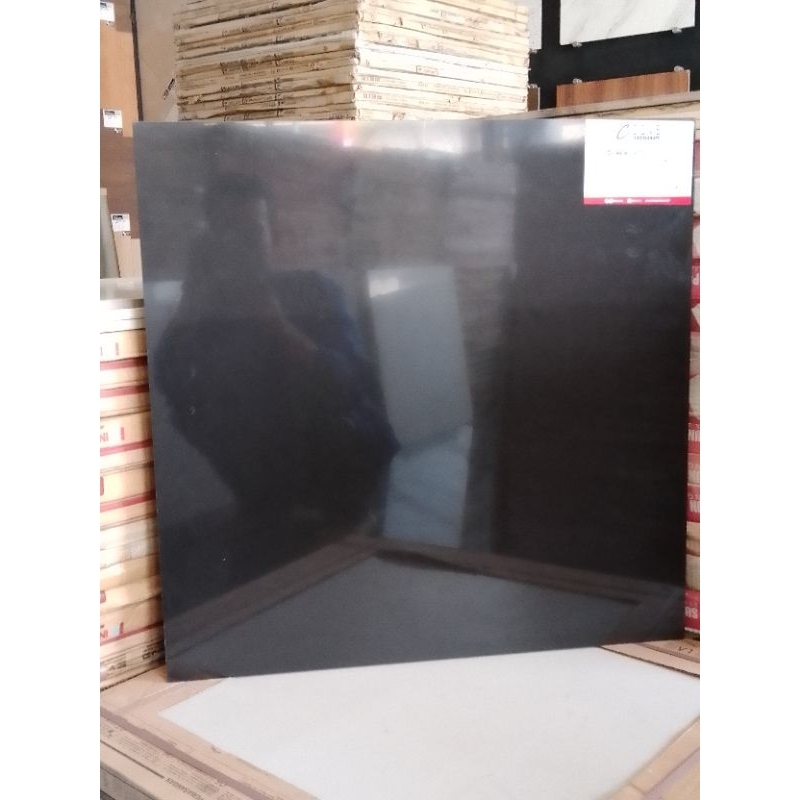 GRANIT LANTAI 60X60 COVE BLACK SOIL KW1