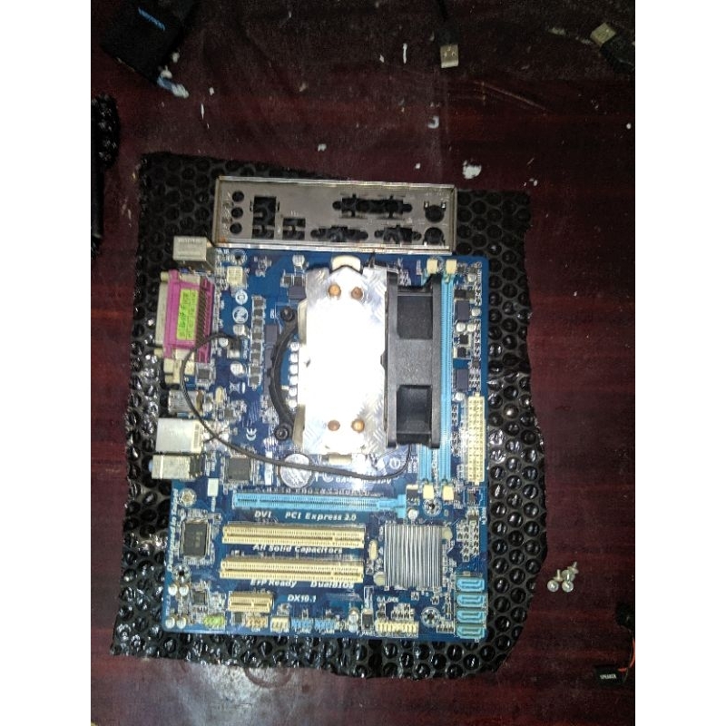 Motherboard Gigabyte H61 + I5 2500