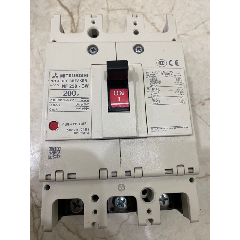 MCCB MITSUBISHI NF250CW  200A . 250A 3poll.