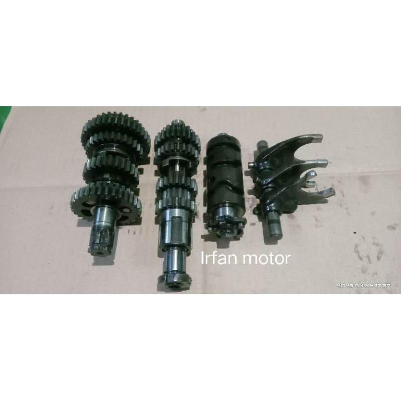 gigi gear rasio transmisi full set honda GL series black engine second original