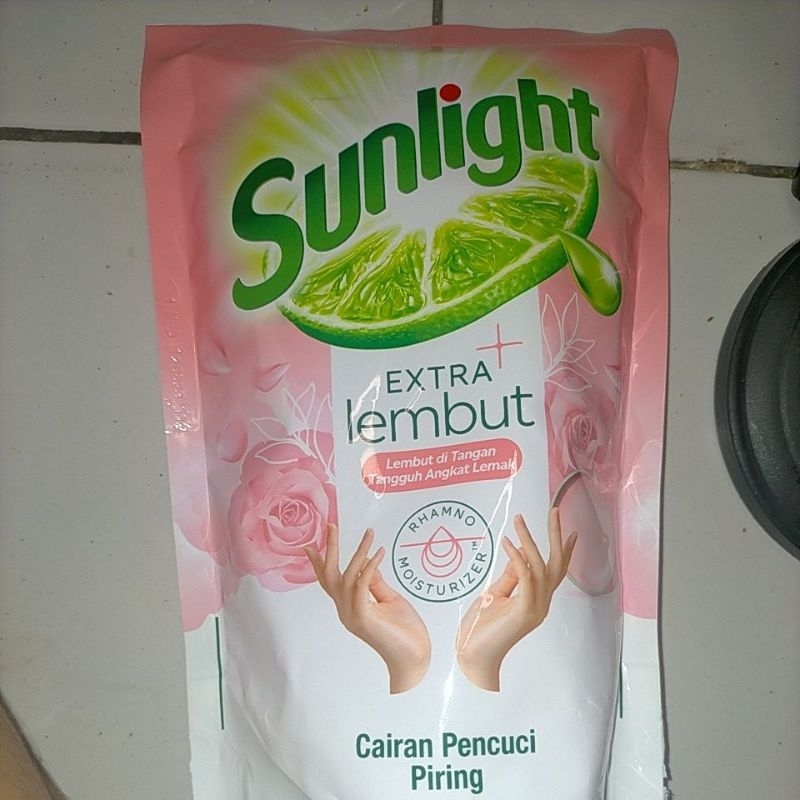 sunlight extra lembut 680 ml