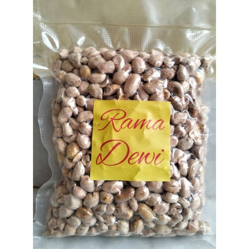 

Kacang Asin Bali,Kemasan 250 gram.